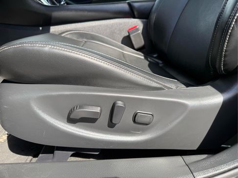 Used 2023 Nissan Maxima SL FWD image 15