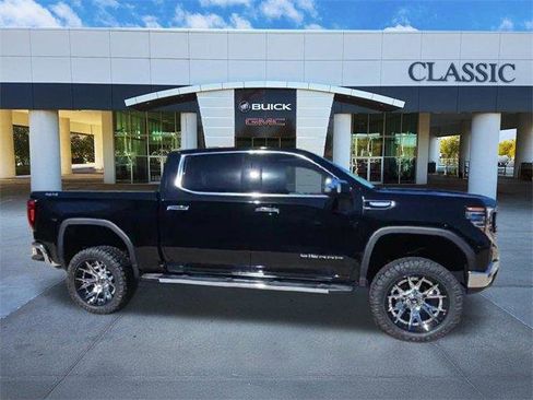 New 2026 GMC Sierra 1500 SLT image 3