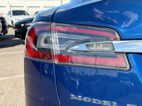 Used 2017 Tesla Model S 75D image 10