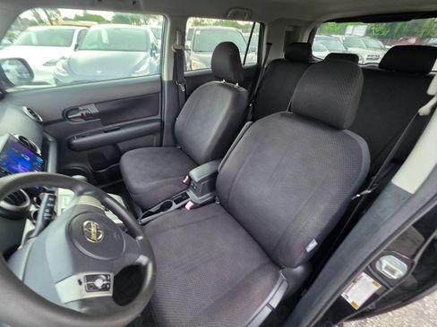Used 2009 Scion xB FWD image 13