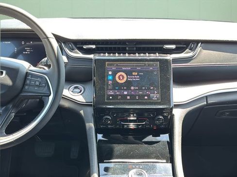 Certified 2024 Jeep Grand Cherokee L Laredo AWD/4WD image 18