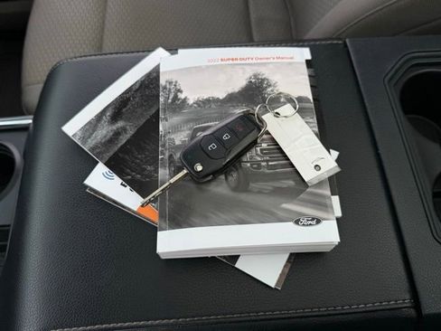 Used 2022 Ford F250 XLT w/ XLT Premium Package image 4