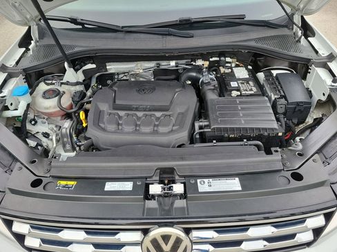 Used 2020 Volkswagen Tiguan SE image 11