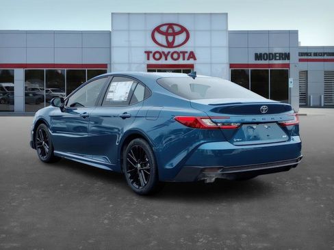 New 2026 Toyota Camry SE image 4