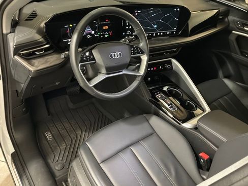 Certified 2025 Audi Q5 Premium w/ Convenience Package image 18