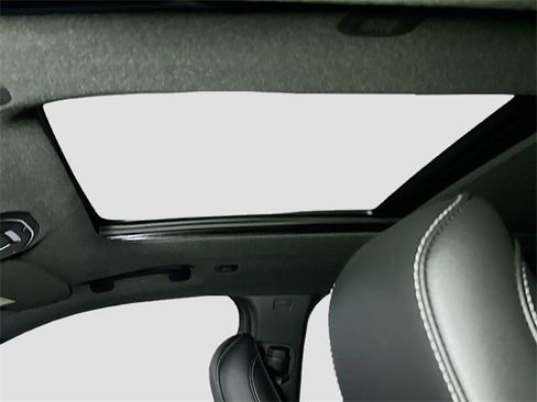 New 2025 Jeep Grand Cherokee Limited w/ Luxury Tech Group II image 25