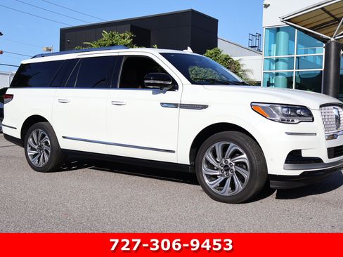 Used 2023 Lincoln Navigator L Reserve RWD image 11