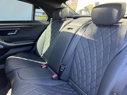 Used 2025 Mercedes-Benz S 580 S 580 image 32