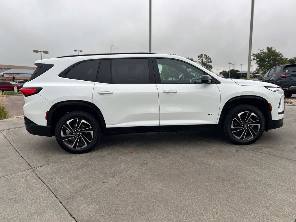 Used 2026 Buick Enclave Sport Touring w/ Power Package AWD/4WD image 9