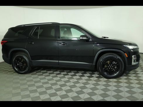 Used 2023 Chevrolet Traverse LT w/ Midnight/Sport Edition image 2