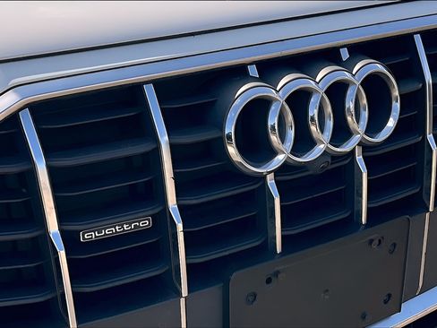 Used 2022 Audi Q7 3.0T Premium AWD/4WD image 34