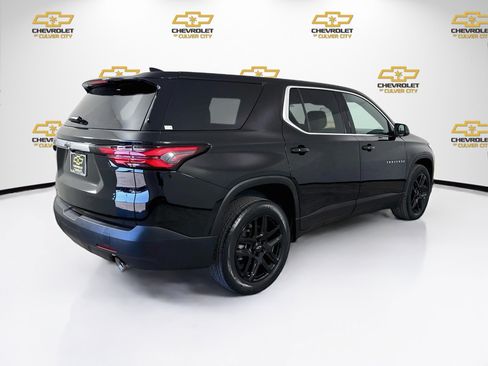 Used 2022 Chevrolet Traverse LS FWD image 8