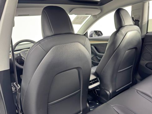 Used 2023 Tesla Model 3 Standard Range image 36
