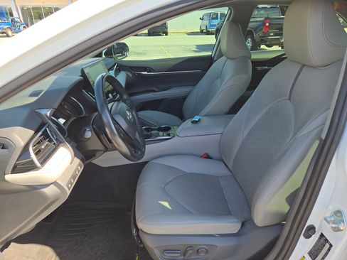 Used 2021 Toyota Camry XSE FWD image 18