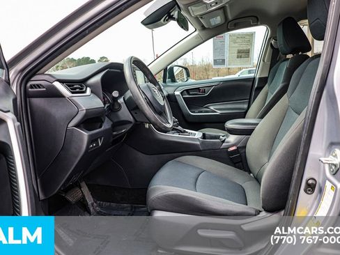 Used 2021 Toyota RAV4 LE image 18