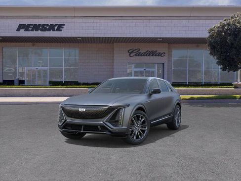 New 2026 Cadillac Lyriq V AWD/4WD image 8