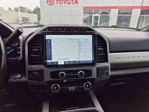Used 2022 Ford F250 Lariat w/ Lariat Ultimate Package AWD/4WD image 11