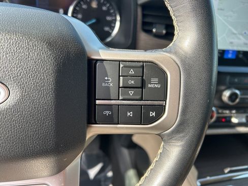 Used 2024 Ford Expedition Limited image 9