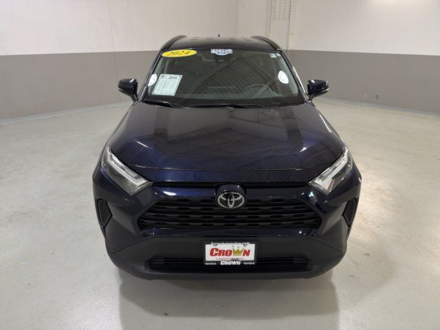 Used 2024 Toyota RAV4 XLE AWD/4WD image 3