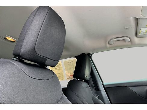 Used 2018 Jeep Renegade Latitude w/ Cold Weather Group AWD/4WD image 21