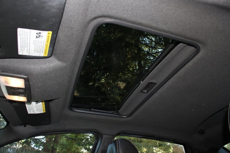 Used 2010 Ford Focus SEL FWD image 9