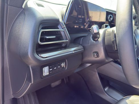 Used 2026 Chevrolet Traverse High Country w/ LPO, Floor Liner Package AWD/4WD image 15
