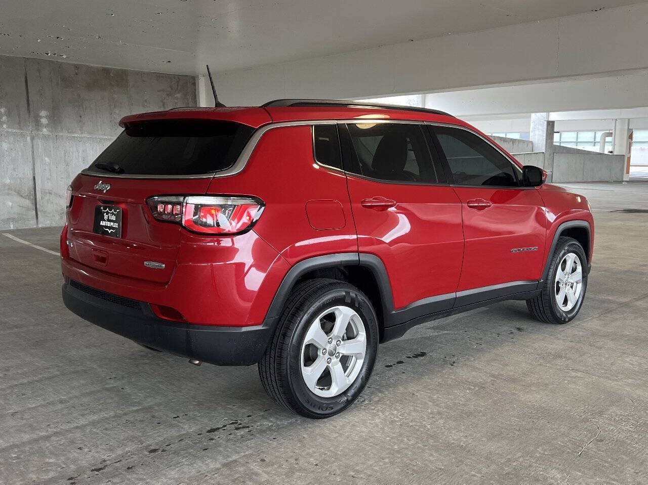 Used 2018 Jeep Compass Latitude AWD/4WD image 13