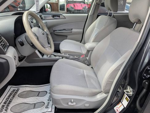 Used 2013 Subaru Forester 2.5X Premium w/ All-Weather Pkg AWD/4WD image 11