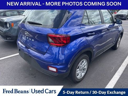 Certified 2026 Hyundai Venue SE FWD image 4