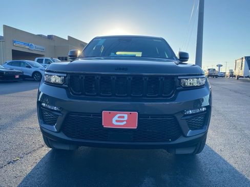New 2025 Jeep Grand Cherokee Limited image 2