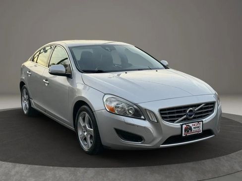 Used 2012 Volvo S60 T5 image 3