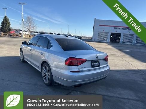 Used 2016 Volkswagen Passat 3.6 SEL Premium image 6