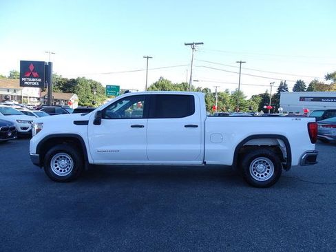 Used 2021 GMC Sierra 1500 4x4 Crew Cab w/ Sierra Value Package image 2