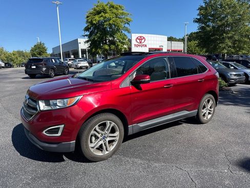 Used 2017 Ford Edge Titanium w/ Equipment Group 301A FWD image 2