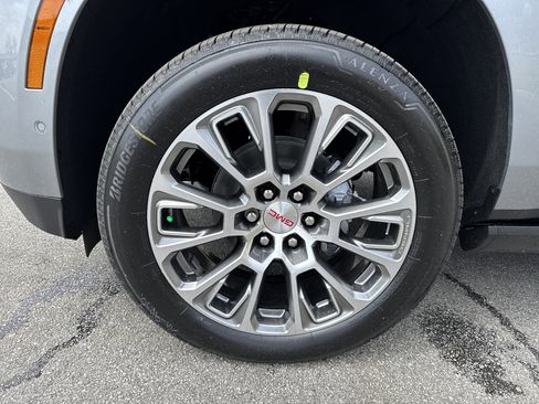 New 2026 GMC Yukon XL Denali image 13