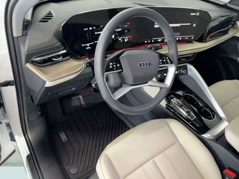 New 2025 Audi Q5 Premium image 4