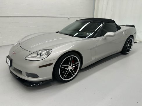 Used 2007 Chevrolet Corvette Convertible w/ Preferred Equipment Group RWD image 25