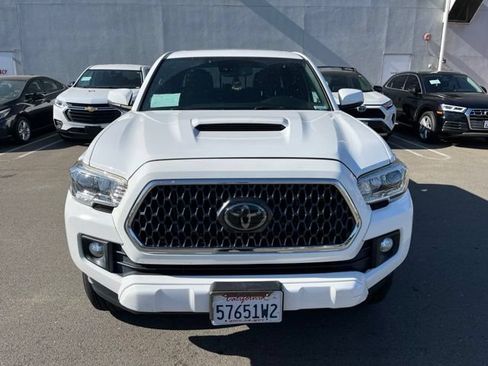 Used 2019 Toyota Tacoma TRD Sport w/ TRD Premium Sport Package AWD/4WD image 2