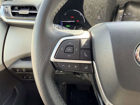 Certified 2024 Toyota Sienna XLE image 8