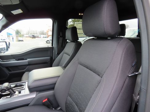 New 2025 Ford F150 XLT w/ Equipment Group 302A MID image 15