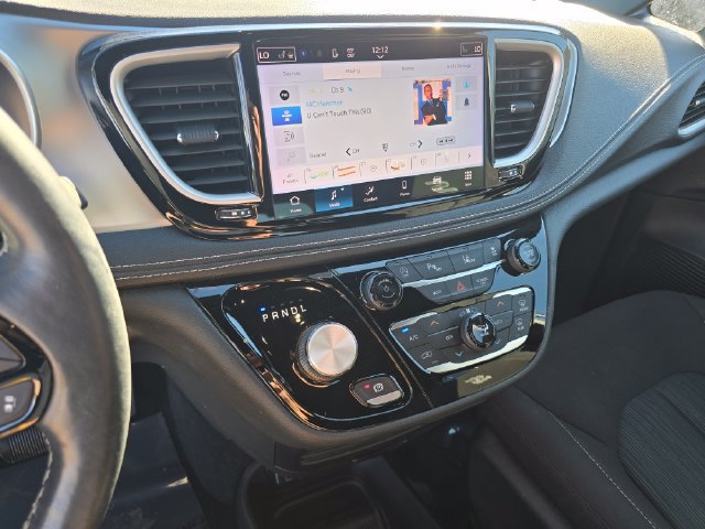 Certified 2021 Chrysler Pacifica Touring w/ S Appearance Package FWD image 35