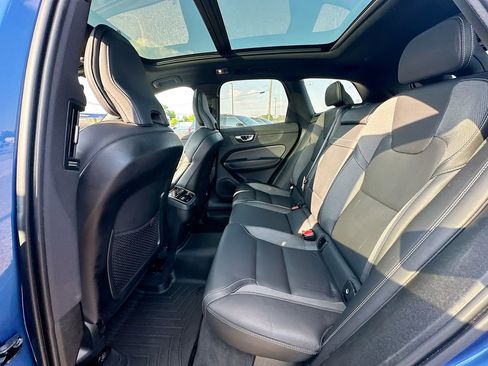 Used 2021 Volvo XC60 T5 R-Design w/ Climate Package AWD/4WD image 17