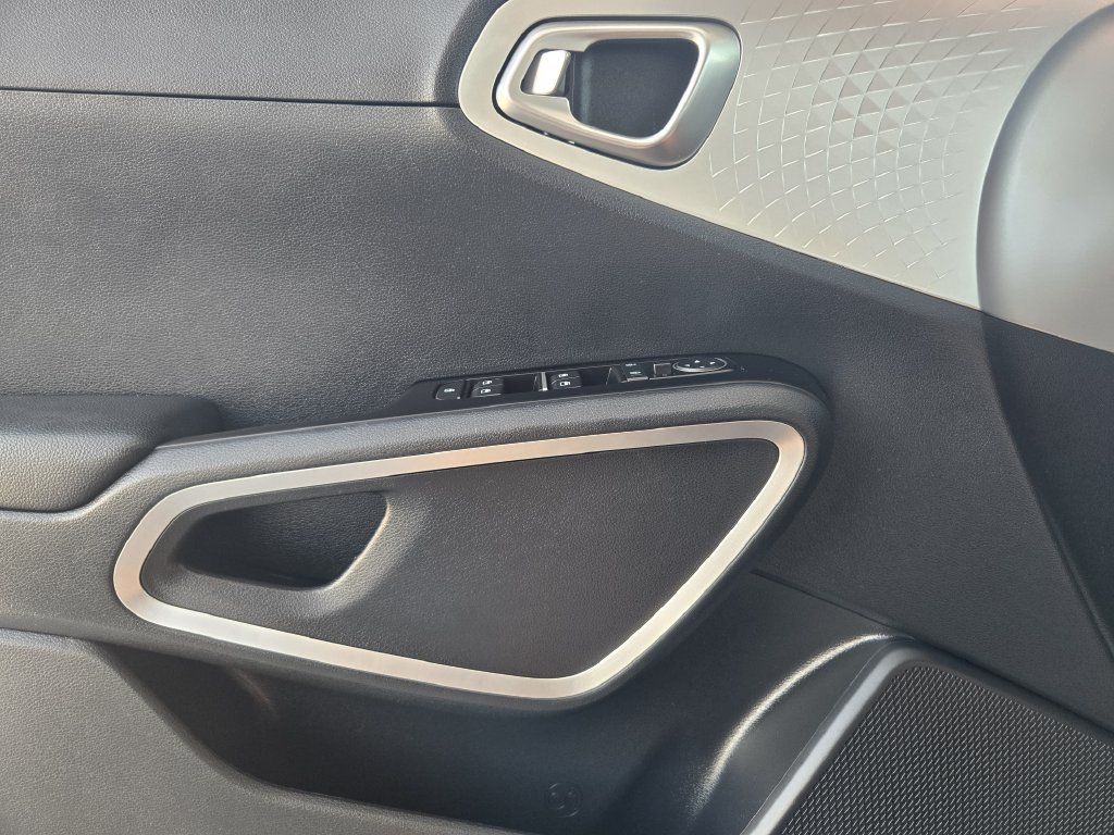 Used 2022 Kia Soul LX w/ Technology Package FWD image 25