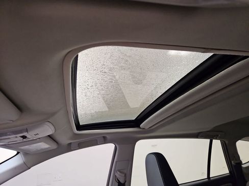 Used 2018 Toyota RAV4 XLE FWD image 3