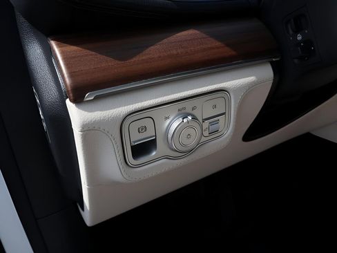 New 2026 Mercedes-Benz GLE 450 4MATIC image 30