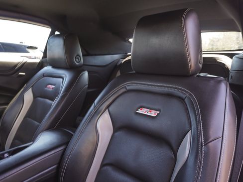 Used 2018 Chevrolet Camaro SS RWD image 41