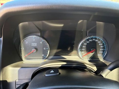 Used 2017 Chevrolet Suburban LT image 17