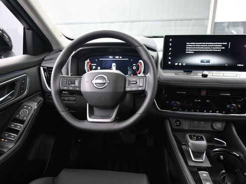 New 2026 Nissan Rogue Platinum w/ Platinum Premium Package image 13