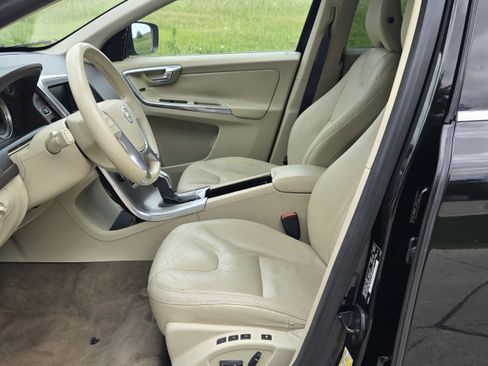 Used 2013 Volvo XC60 3.2 Premier Plus FWD image 14