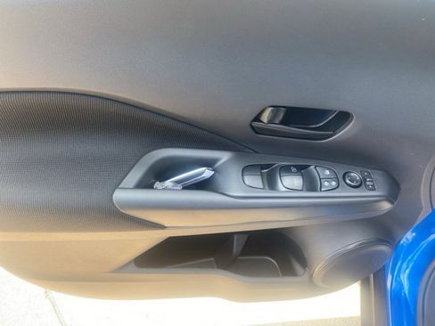 New 2025 Nissan Kicks Play S image 17